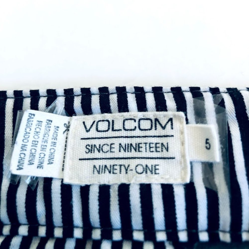 Volcom Woven Grey Shorts Size 5 - image 6